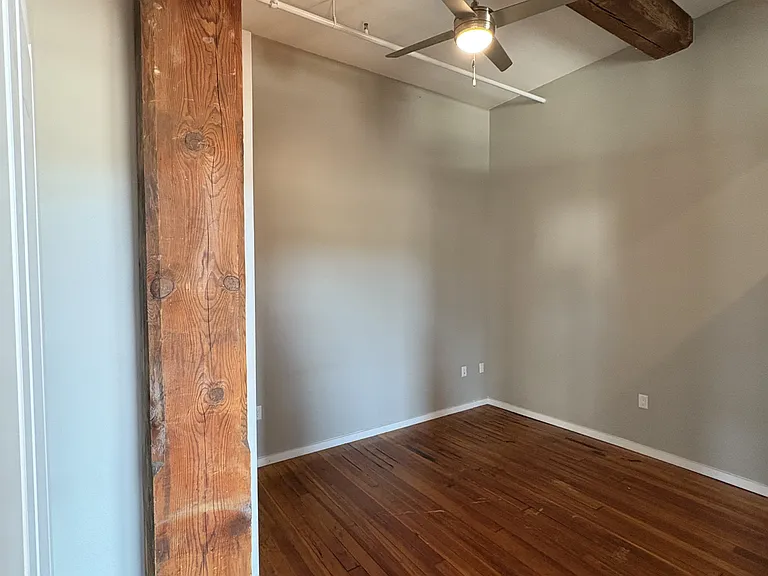 116 N 5th St #215 — Photo 10