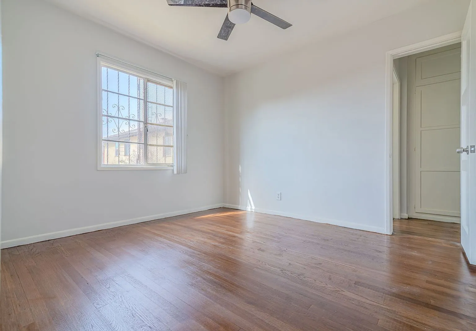 1 bed, 1.0 bath, 700 sqft, $1,592 — Photo 4