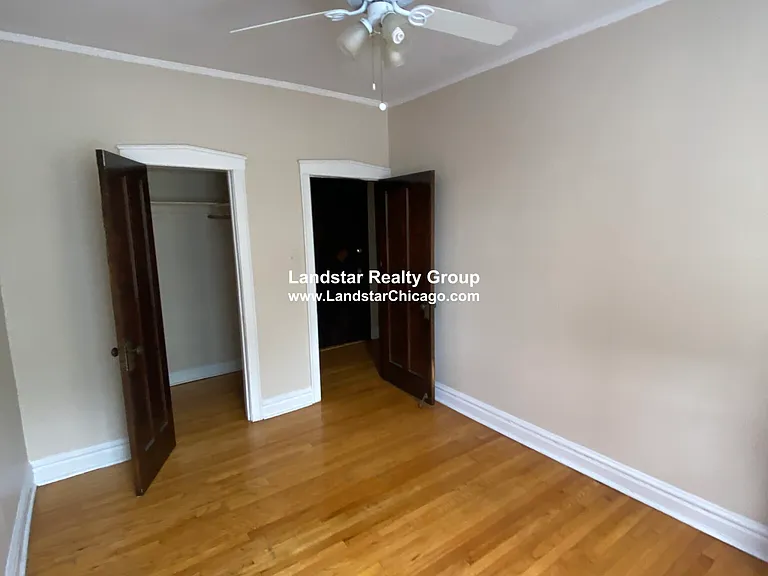3256 W Belle Plaine Ave #3 — Photo 3