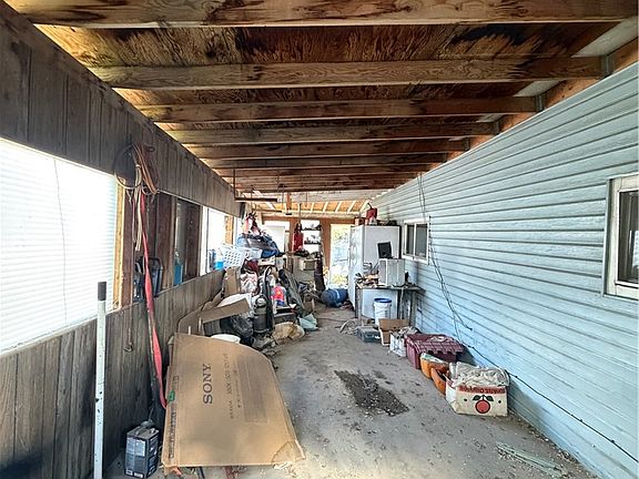 3rd image of 911 Ely St