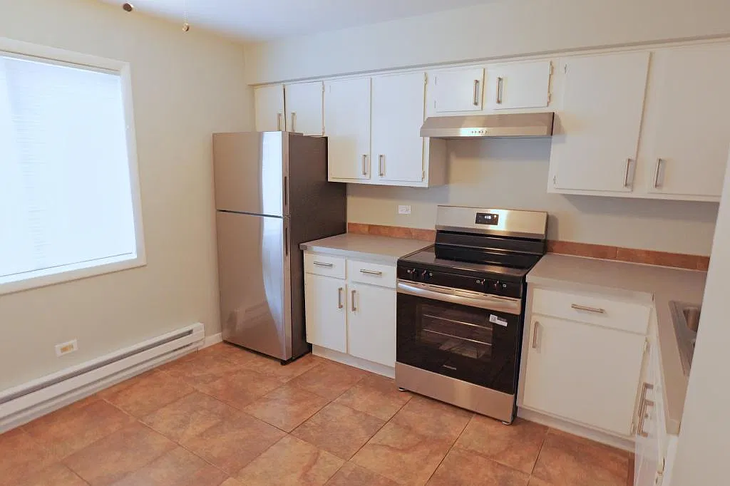 11810 S Komensky Ave #104 — Photo 2