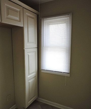 5th image of 737 N Greenwood Ave