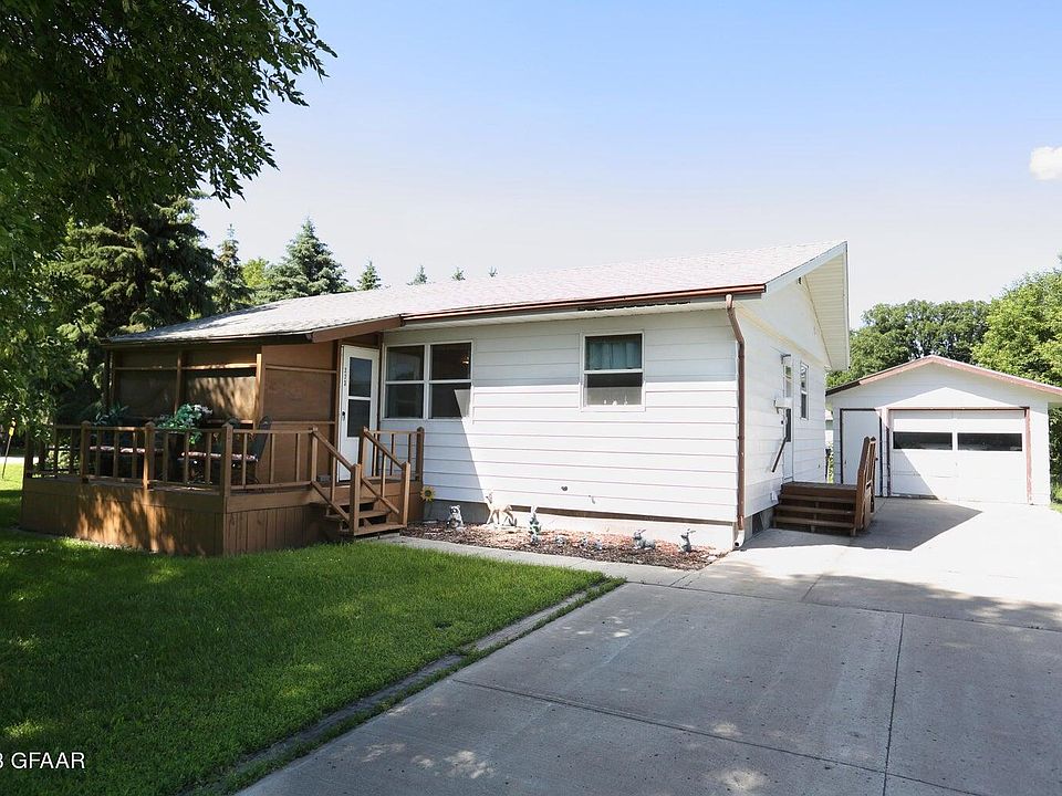 273 Hayden St, Pembina, ND 58271 Zillow