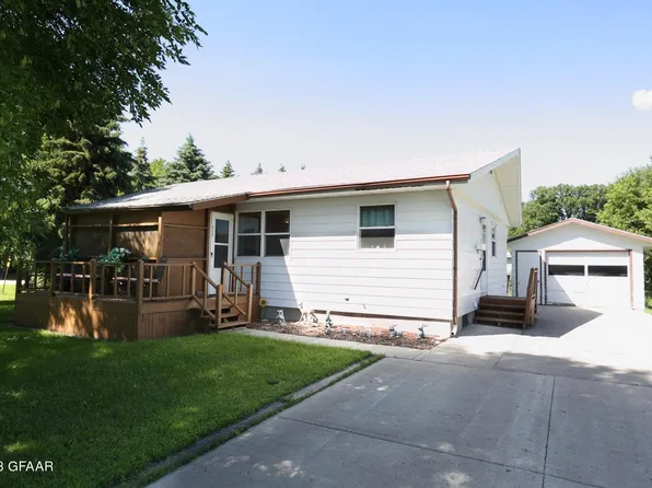 273 E Hayden St, Pembina, ND 58271