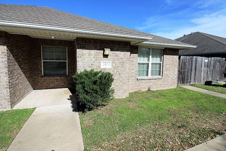 1st image of 3811 Oldenburg Ln