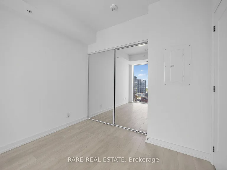 75 James St S #2104 — Photo 10