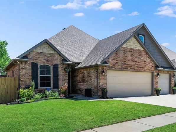 11916 SW 18th St, Yukon, OK 73099