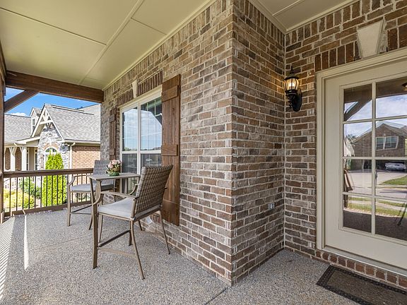 4th image of 6027 Spade Dr