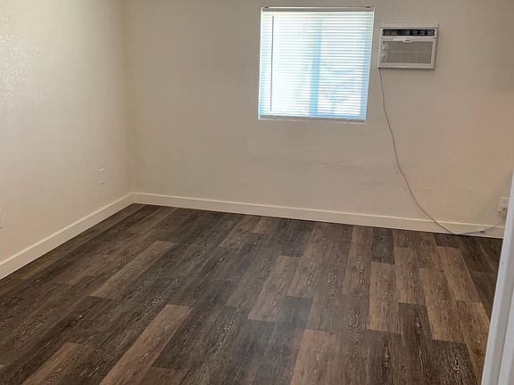 3rd image of 441 W Hess Ave