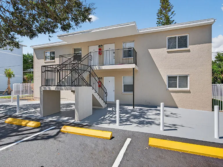 1771 Russell St S #3 — Photo 5