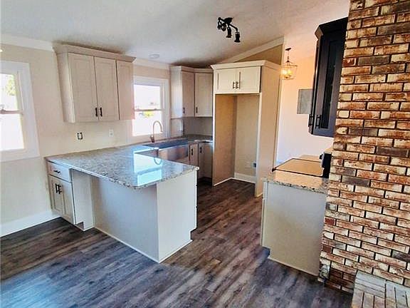 5th image of 118 Lakeview Cir