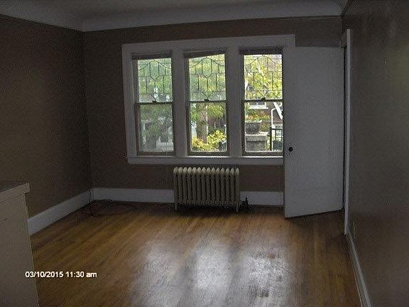 3rd image of 891 Beaconsfield Ave #92c57ac82