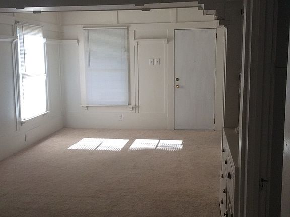 5th image of 3343 9th Ave