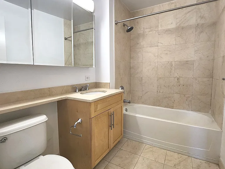 4022 College Point Blvd #10P — Photo 8