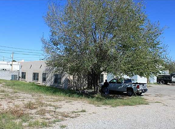 3rd image of 10517 Alameda Ave