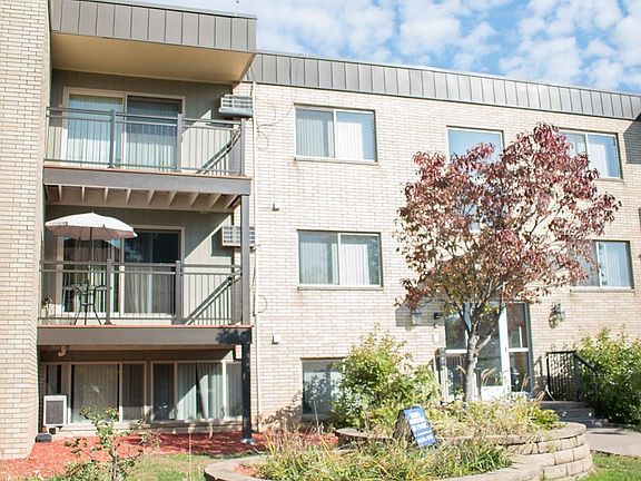 5th image of 1749 Montana Ave E APT 4