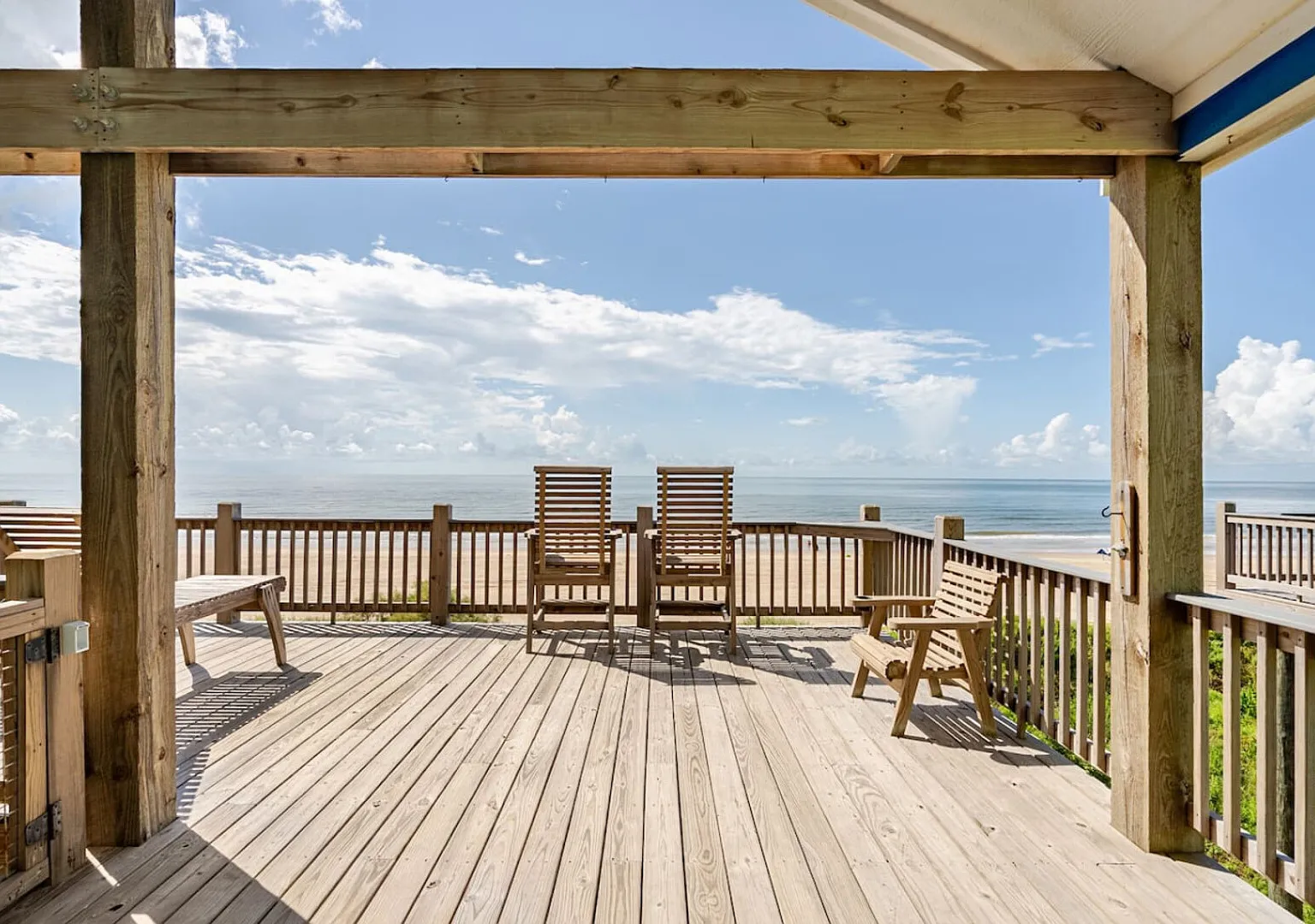 Beachfront, Views, 3bdr/2bth - The Bleu Pearl — Photo 1