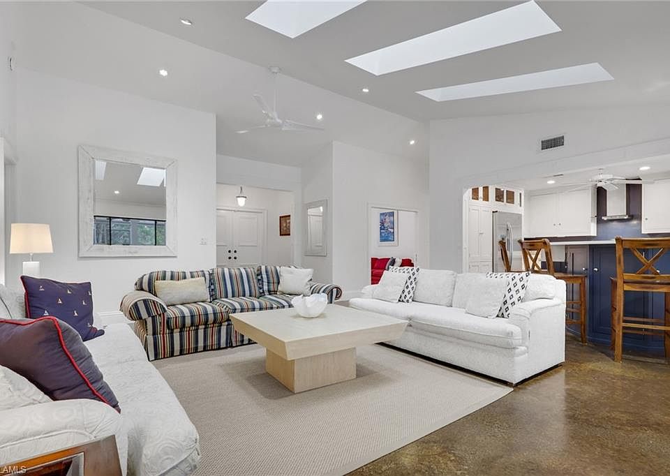 1st image of 2293 Royal LN