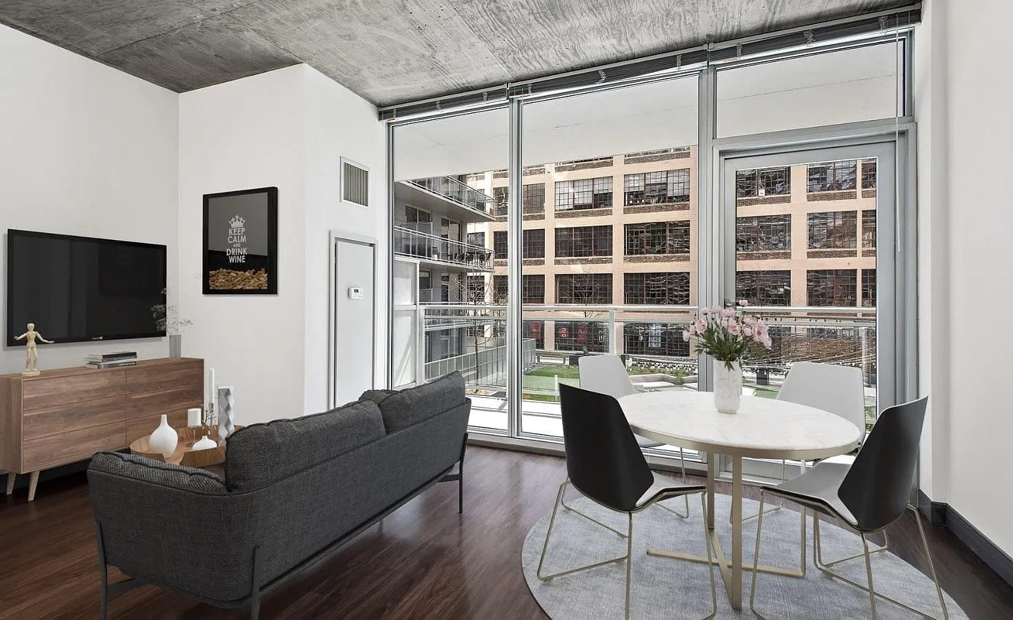 Studio, 480 sqft, $2,359 — Photo 3