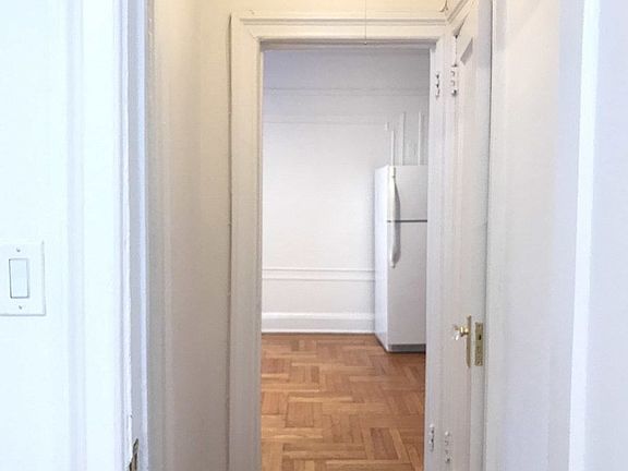 4th image of 41-41 43rd St #F15