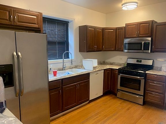 5th image of 2313 S Wolcott Ave