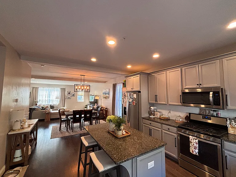 1123 Sray Ln — Photo 10