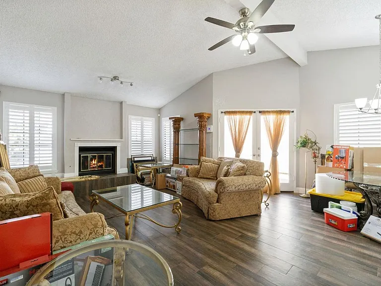 1050 E Fallbrook Ave — Photo 4