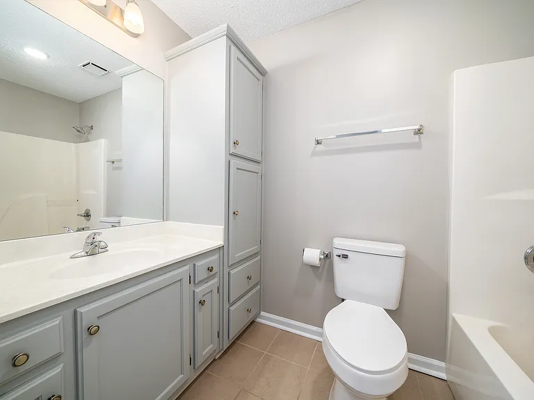 132 King James Ct — Photo 18