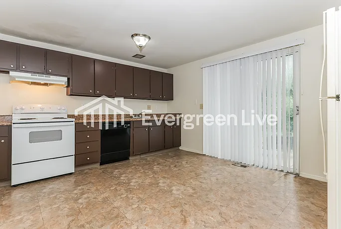 7677 Mount Hood Dr — Photo 5