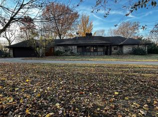 407 Forest Park South Dr, Greenwood, IN 46142