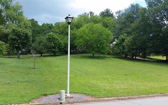 5th image of 1702 Meadowview Ln
