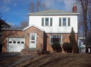 88 Burwell Rd, Rochester, NY 14617