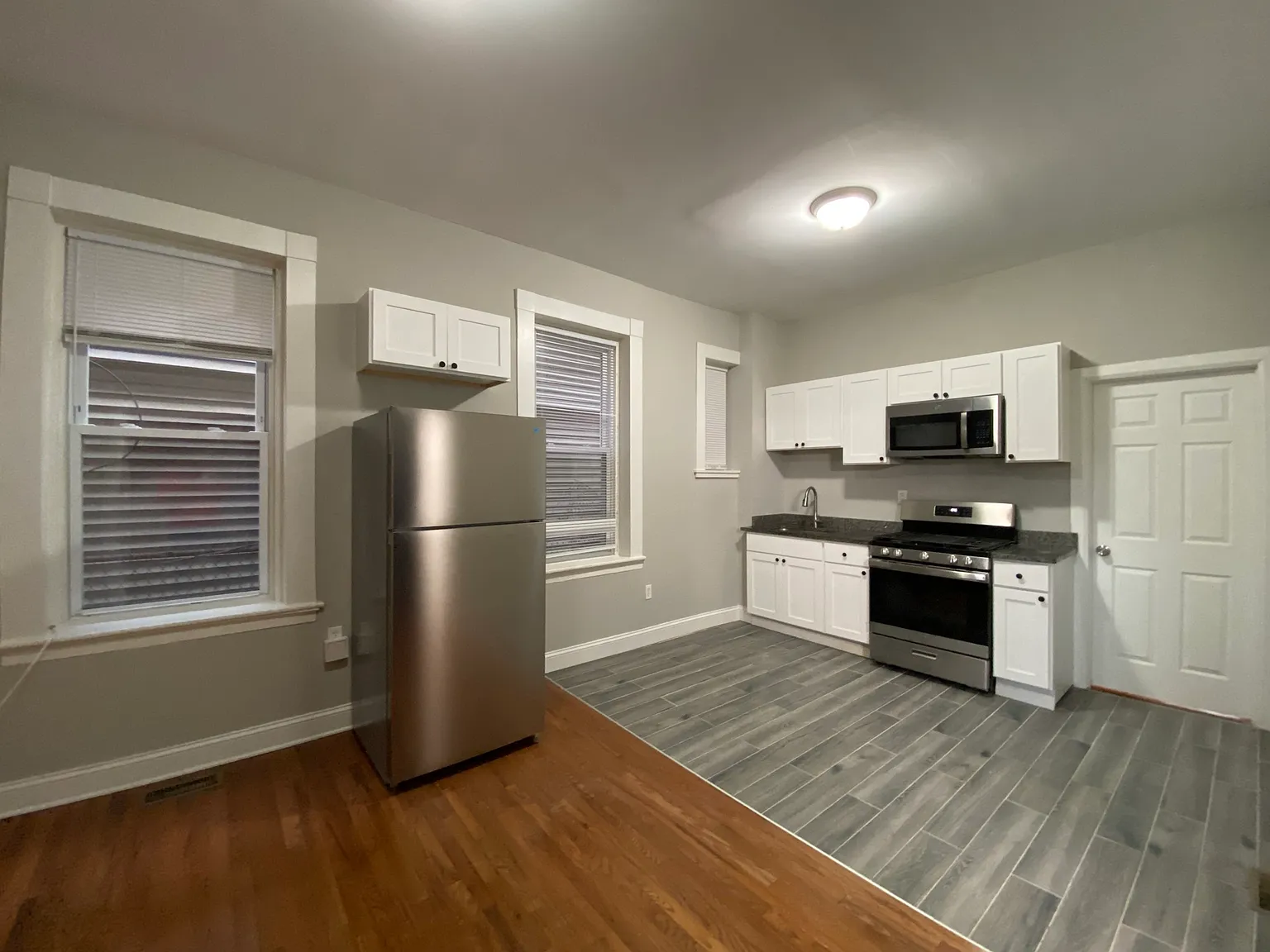 2 bed, 650 sqft, $1,750 — Photo 2