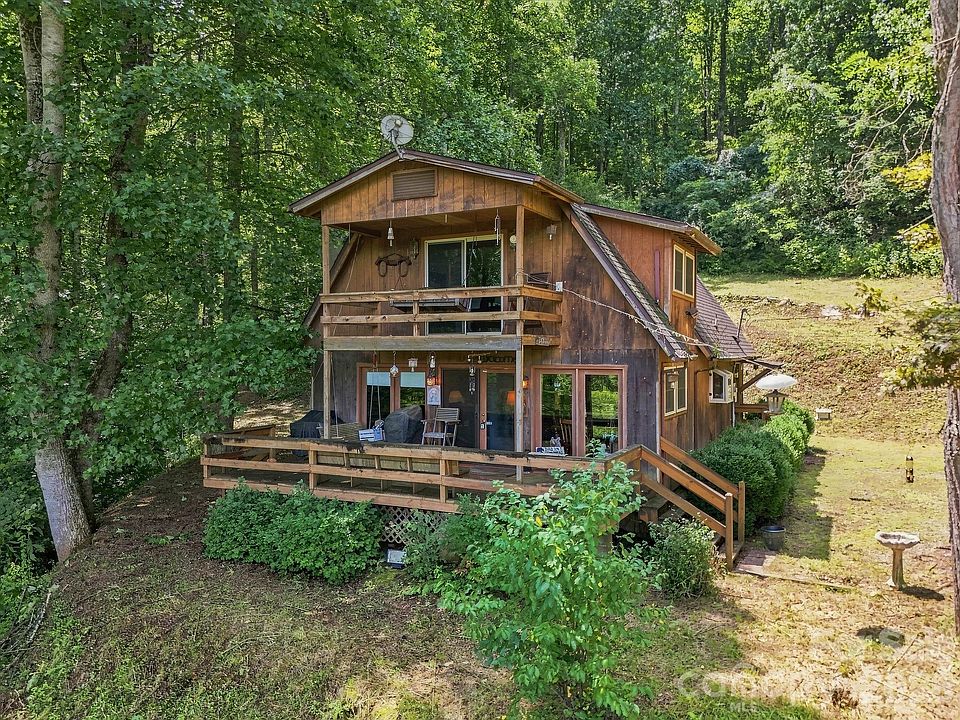 1st image of 518 Nicholson Cove Rd