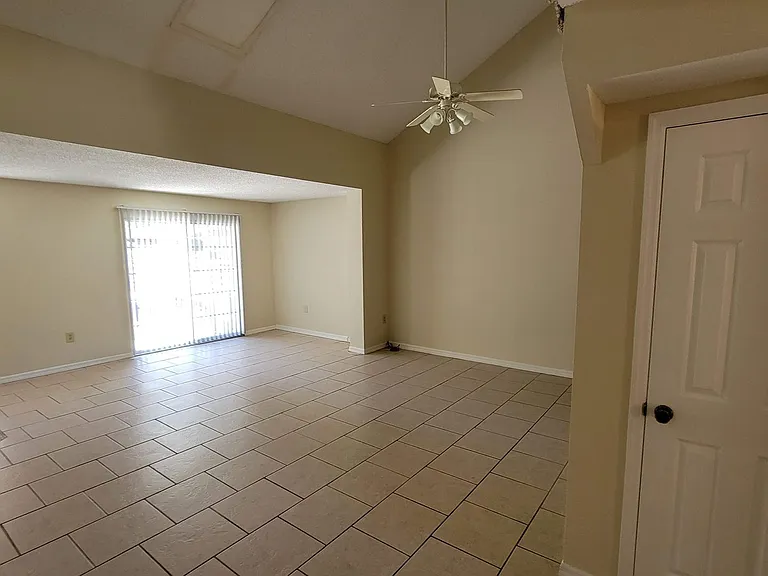 611 W Oak Terrace Dr — Photo 9