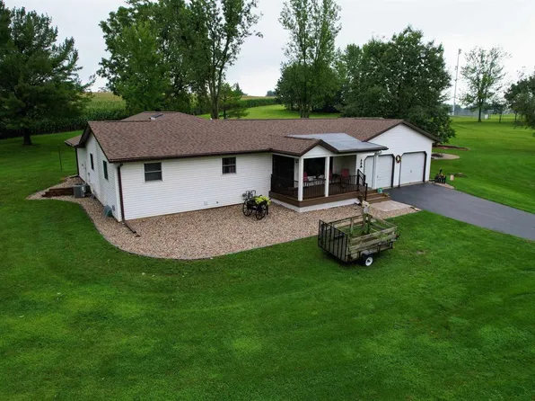 905 Valley View Drive, Lancaster, WI 53813
