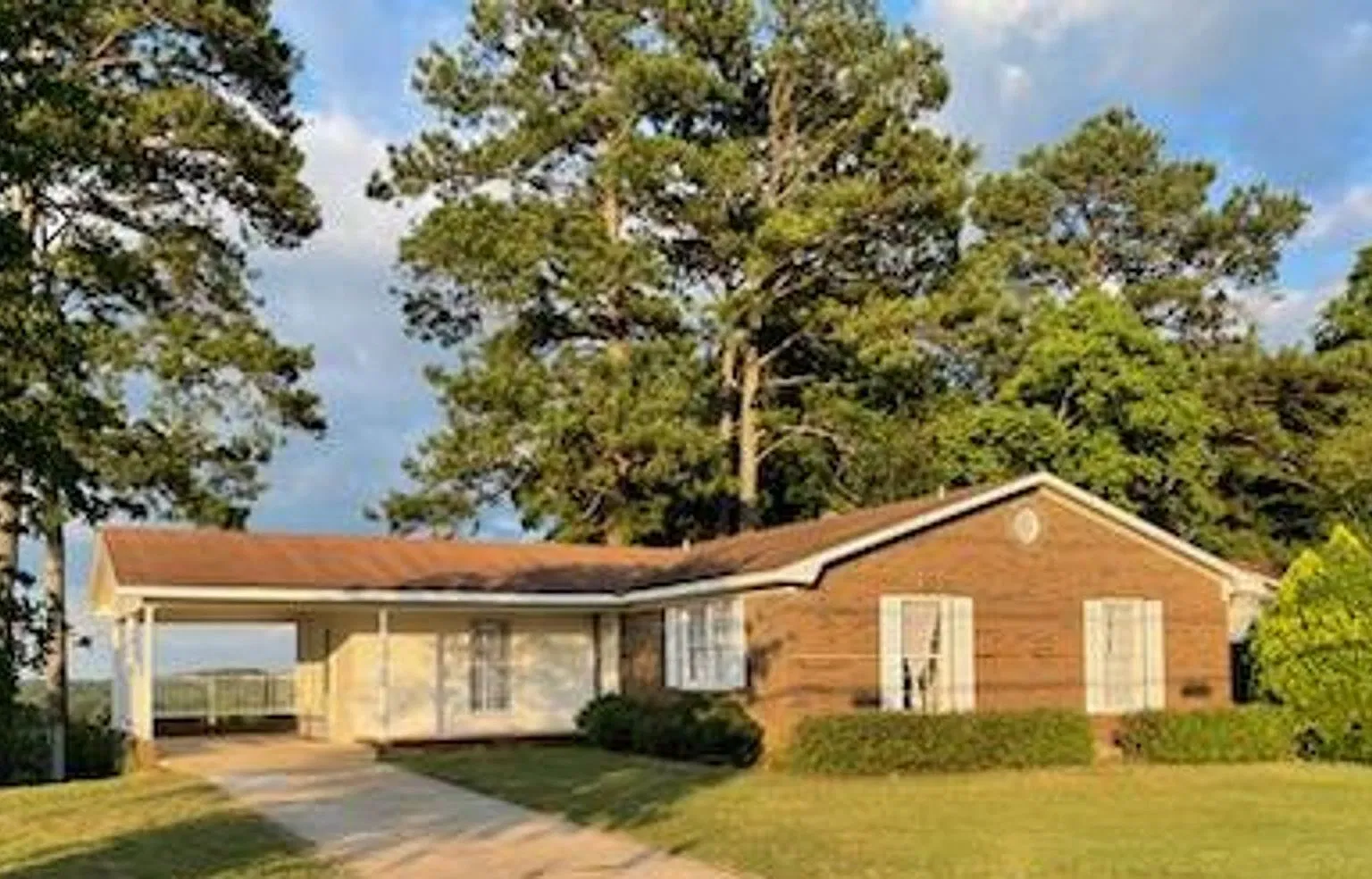 3 Bedroom 2 Bath 1 Carport - East Columbus — Photo 1