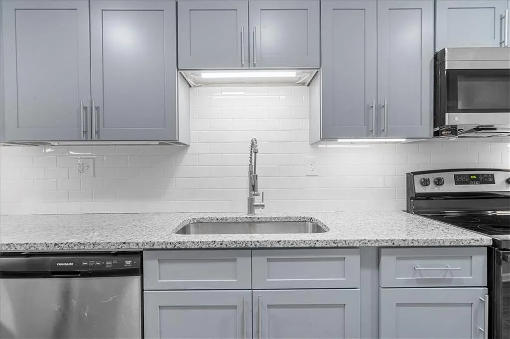 3 bed, 3.5 bath, 1800 sqft, $2,750 — Photo 4