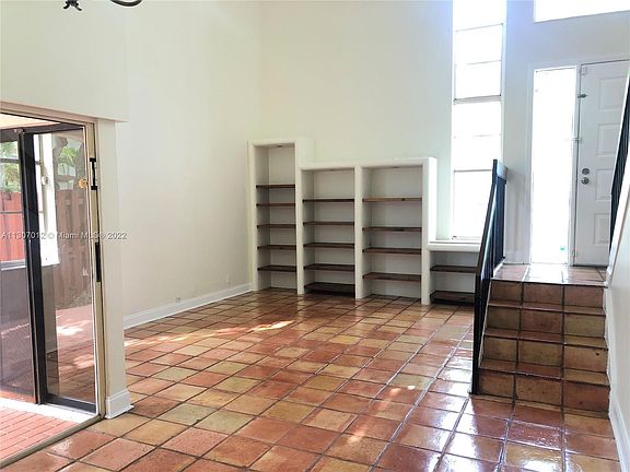 4th image of 343 Ives Dairy Rd APT 10