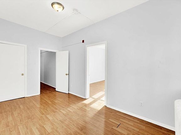 5th image of 2988 Kennedy Blvd #2