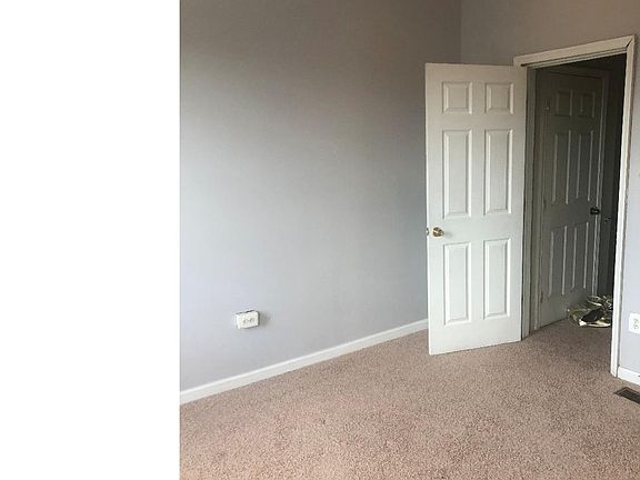 5th image of 2942 W Glenwood Ave