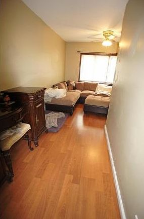 4th image of 32 Woodside Ave