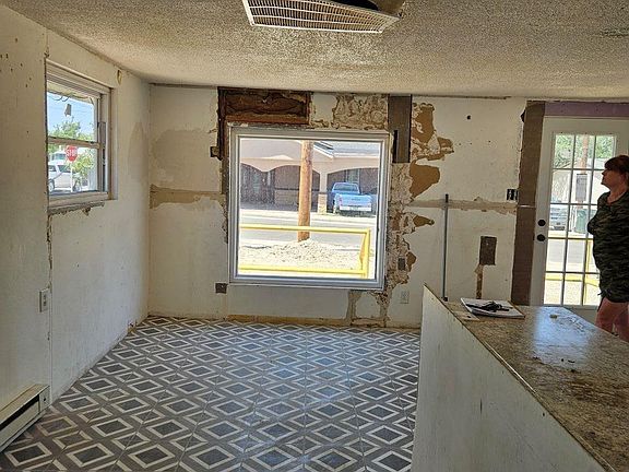 5th image of 2415 Hudson St