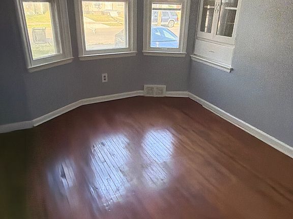 3rd image of 8661 Auburn St
