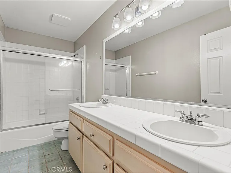2110 Rockefeller Ln #2 — Photo 11