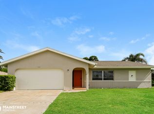 909 SE 35th St, Cape Coral, FL 33904