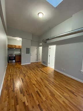 3rd image of 7456 N Greenview Ave APT 4A