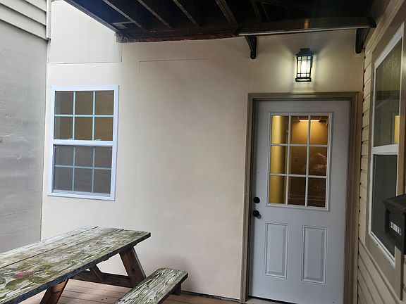 2nd image of 203 Loudoun St SW Suite 2