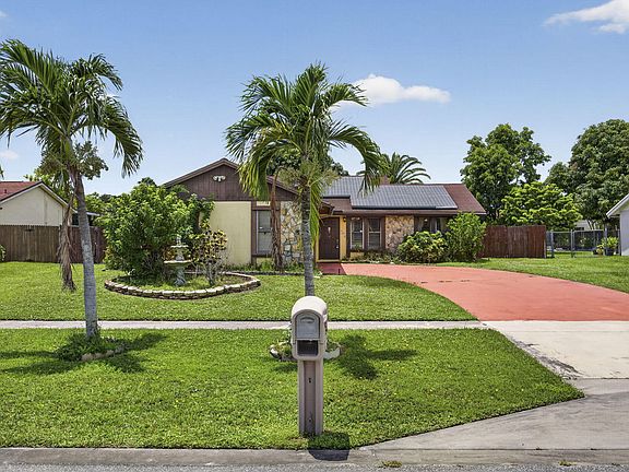 2nd image of 254 LA MANCHA Avenue