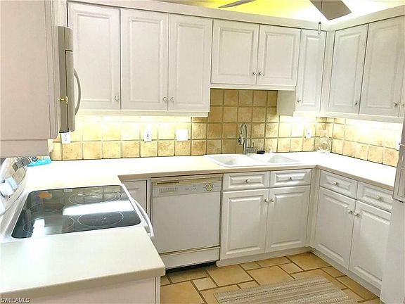 3rd image of 3951 Gulf Shore Blvd N APT 301